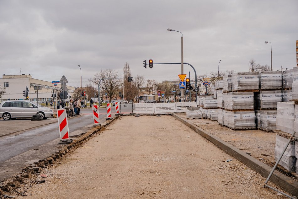 Remont Zaolziańskiej w Łodzi. Zobacz, jak drogowcy pracują nad nową jezdnią