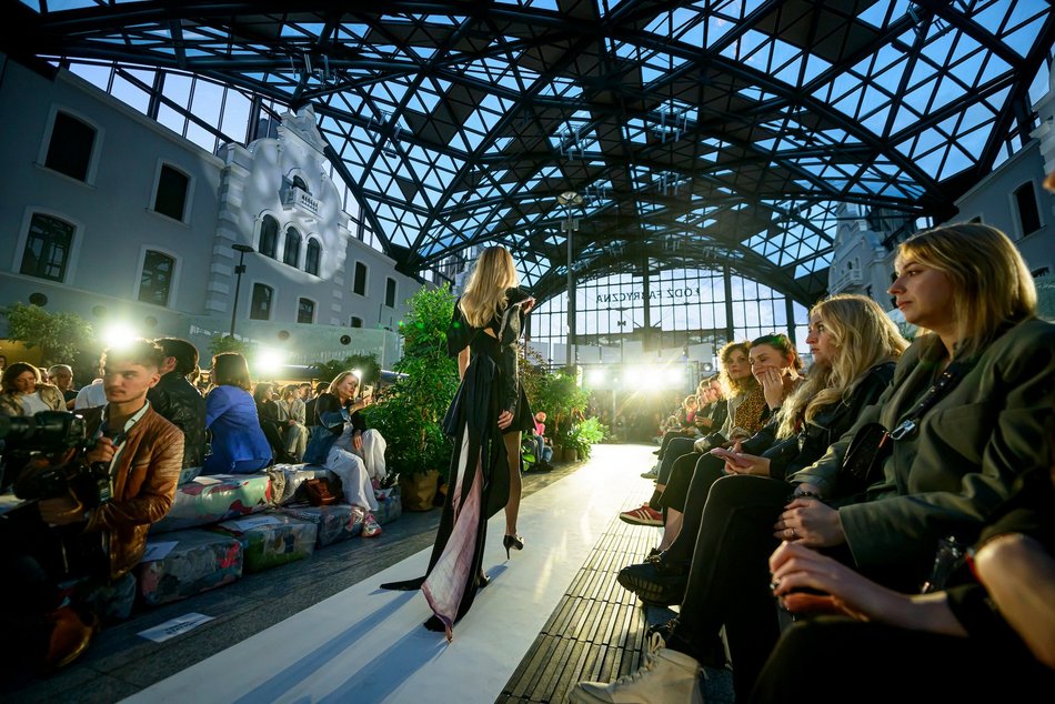 Łódź. Trend Station 2.0 w trosce o ekologię. Niezwykły pokaz mody na dworcu Łódź Fabryczna