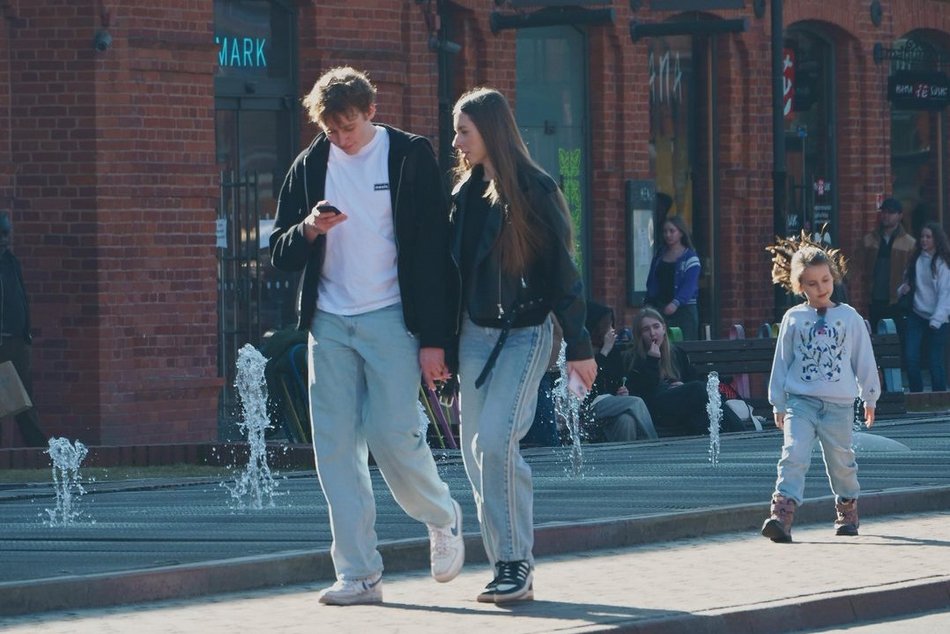 Park Staromiejski i Manufaktura skąpane w wiosennym słońcu
