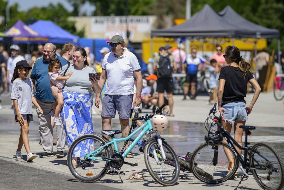 Łódź. Piknik otwarcia Szczecińskiej w Łodzi wielkim hitem. Tłumy łodzian bawią się świetnie