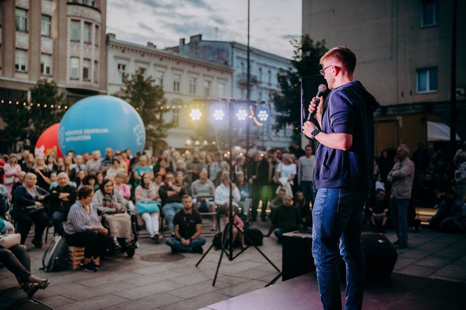 Stand-up w pasażu Schillera