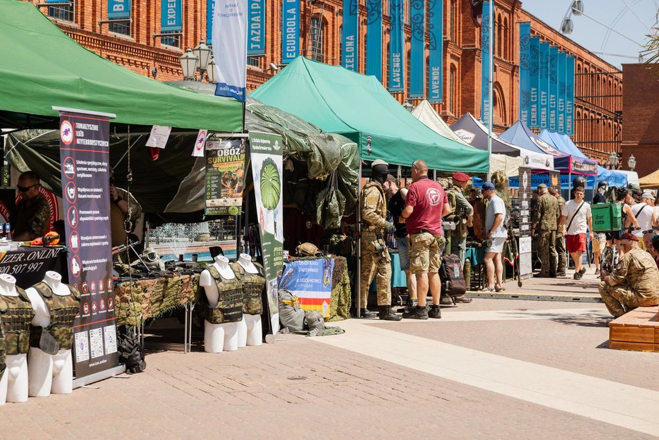Piknik Weterana w Manufakturze. Pokazy sprzętu, pojazdy wojskowe, wojskowa grochówka