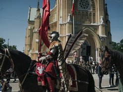 Łódź. Święto Wojska Polskiego w Łodzi. Wielka parada, piknik, rekonstrukcje historyczne