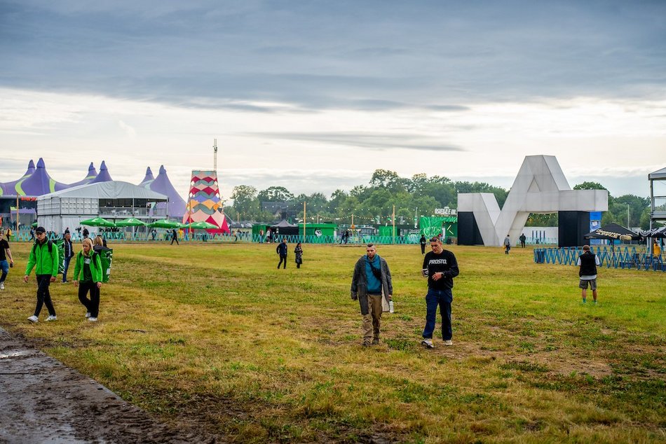 Łódź. Audioriver 2025 w Łodzi wystartował! Na Łódzkie Błonia docierają pierwsi festiwalowicze [ZDJĘCIA]