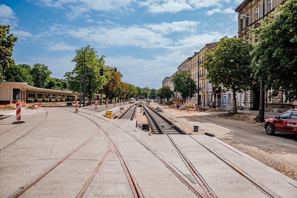 Bulwary Północne - plac budowy, nowa ulica i tory tramwajowe