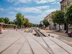 Bulwary Północne - plac budowy, nowa ulica i tory tramwajowe