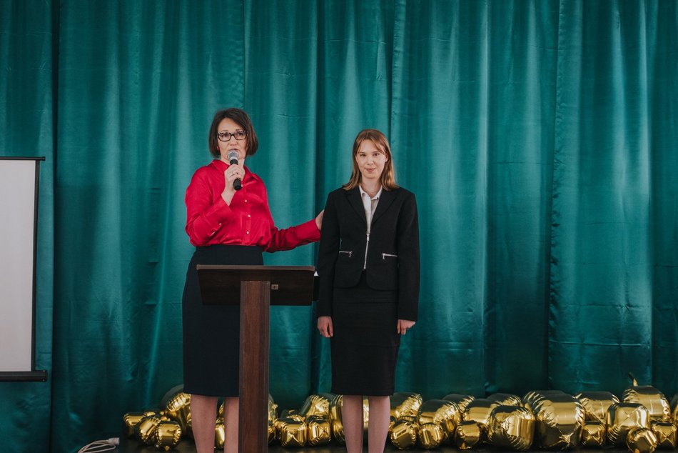 Łódź. Urodziny XXI Liceum Ogólnokształcącego w Łodzi. Huczne obchody z okazji 80-lecia