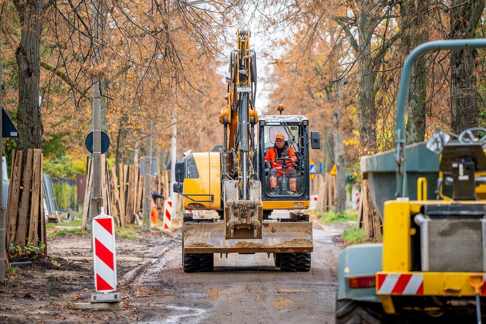 Łódź. Remont Biegańskiego w Łodzi. Trwa demontaż starej nawierzchni