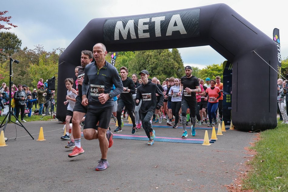Łódź. Botaniczna Piątka. Setki łodzian pobiegły w Ogrodzie Botanicznym w Łodzi