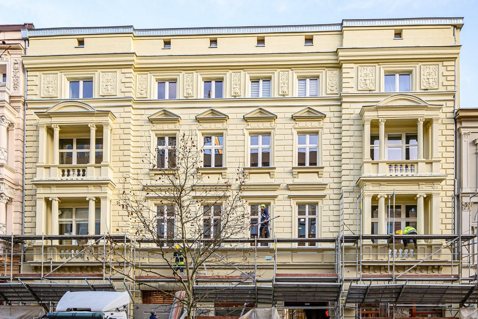 Łódź. Remont kamienicy z McDonald’s na Piotrkowskiej w Łodzi. Kiedy lokal wróci w nowej odsłonie?