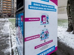 Nie wyrzucaj, pomagaj! Gdzie w Łodzi oddać ciepłą odzież dla potrzebujących?