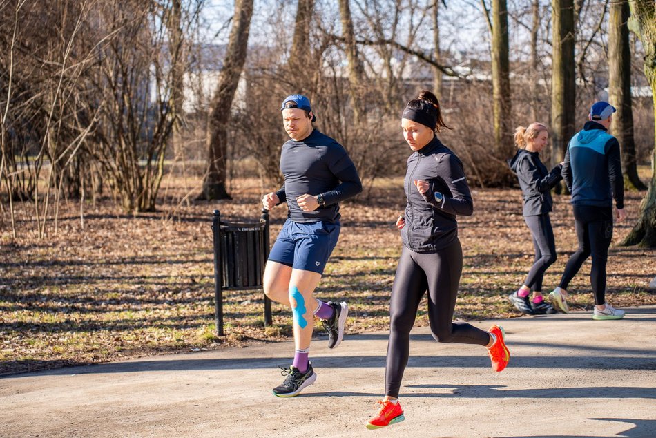 Łódź. Parkrun w Parku Poniatowskiego w Łodzi. Brałeś udział w biegu? Znajdź się na zdjęciach!