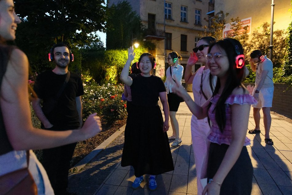 Łódź. Wakacje na Piotrkowskiej 2026 w Łodzi. Silent disco opanowało centrum!