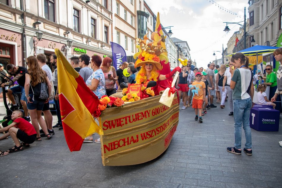 Megi Holi na 600. Urodziny Łodzi. Pani Łódź znów zaskakuje swoim strojem!