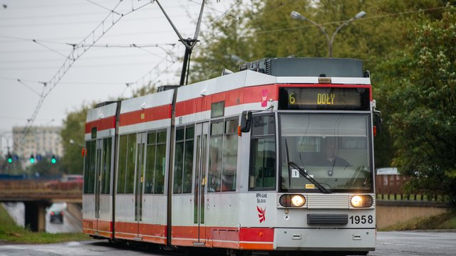 Tramwaje MPK Łódź wróciły na Chojny. Koniec remontu torów na Rzgowskiej [ZDJĘCIA]