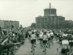 Wyścig rowerowy na ul. Uniwersyteckiej - maj 1955 r