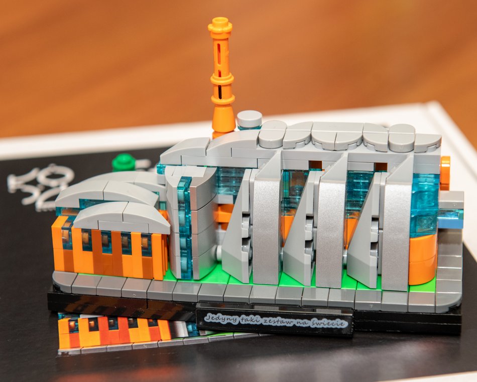 EC1 Łódź z klocków Lego, model autorstwa Michała Dudy