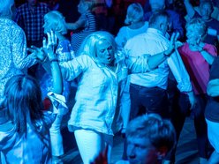 Karnawał w Łodzi dla seniorów. Bale przebierańców, potańcówki w MSK, koncert latino