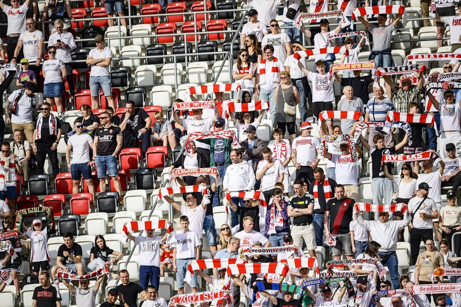 Kibice na meczu ŁKS Łódź z GKS Tychy. Odnajdź się w naszej galerii