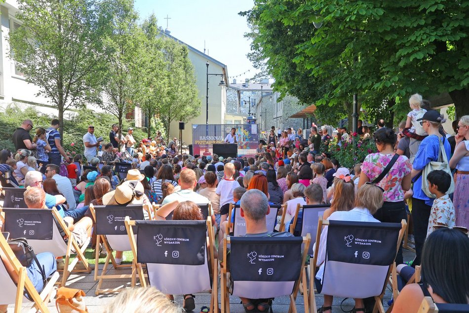 Baśniowa Piotrkowska w Pasażu Róży skradła uwagę dzieci. Tłumy na spektaklu
