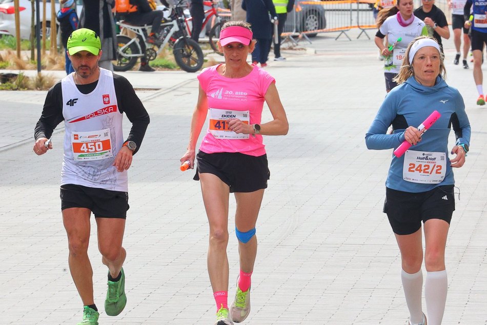 Łódź. DOZ Maraton Łódź 2026. Brałeś udział w biegu? Odszukaj się w galerii i zapisz na pamiątkę!