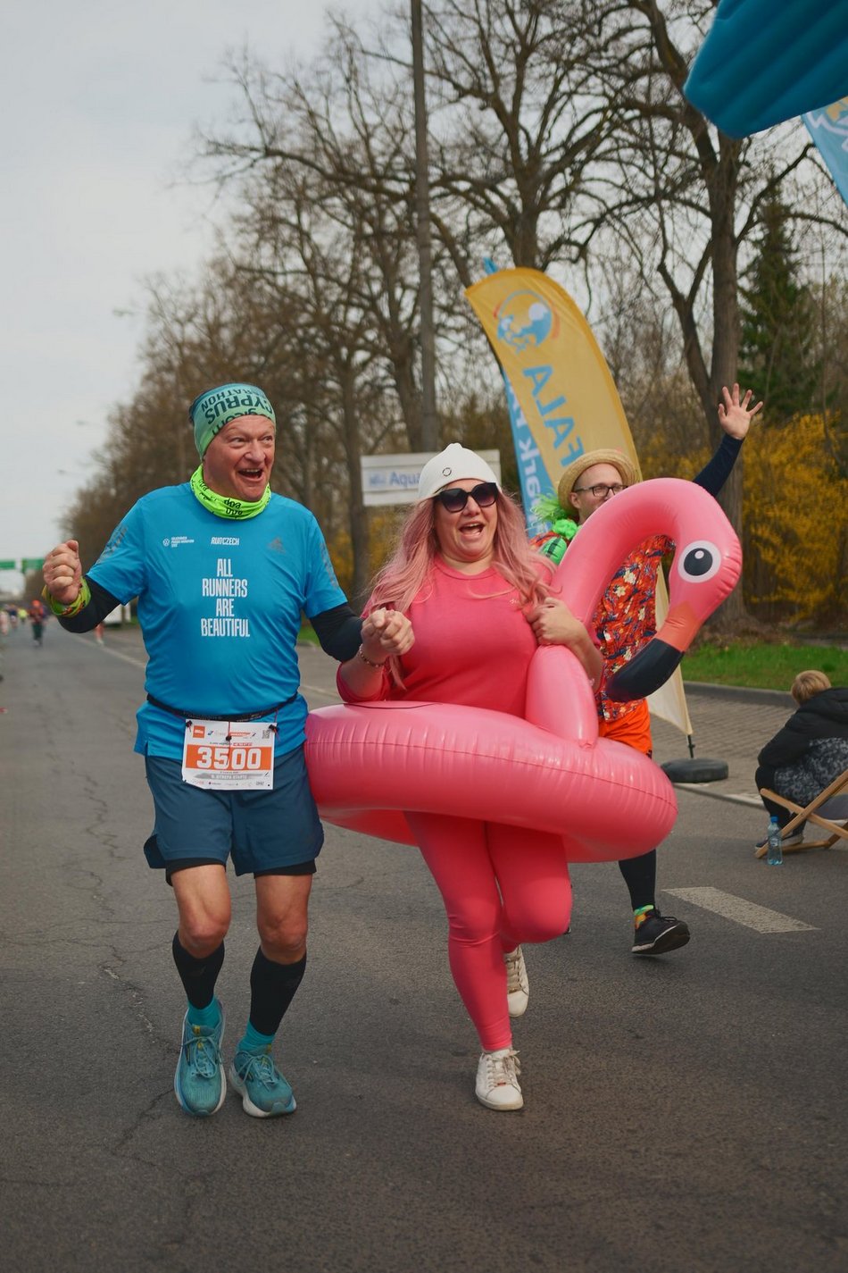 Łódź. Strefa kibica na DOZ Maraton Łódź 2026. Jak Łodzianie dopingowali biegaczy?