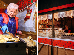 Łódź. Jarmark Bożonarodzeniowy na placu Wolności w Łodzi stoiska, kramy