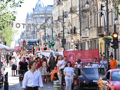 Łódź. Juwenalia 2026 w Łodzi czas start! Kolorowa parada studentów przeszła Piotrkowską