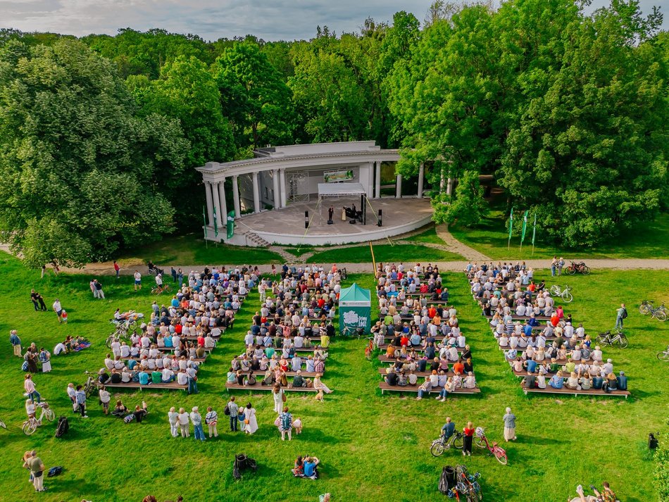 Łódź. Wyjątkowy koncert w parku Julianowskim. Uczczono 80-lecie Akademii Muzycznej w Łodzi