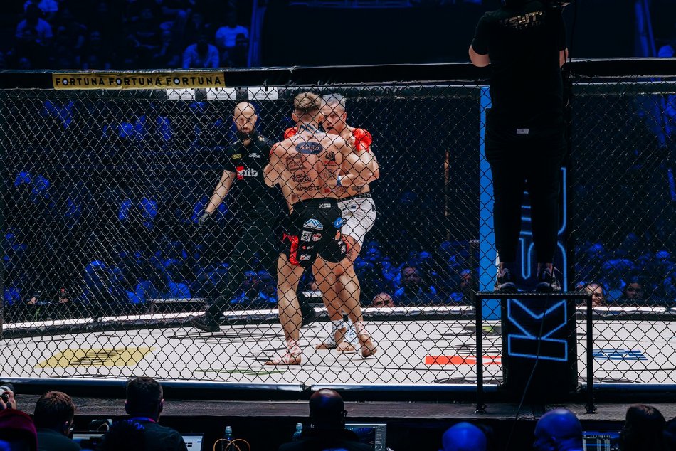 KSW w Atlas Arenie. Dwie emocjonujące walki mistrzowskie z zawodnikami z Łodzi