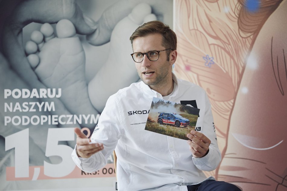 Łódź. Miko Marczyk odwiedził pacjentów Matki Polki w Łodzi. Mistrzowski gest rajdowca