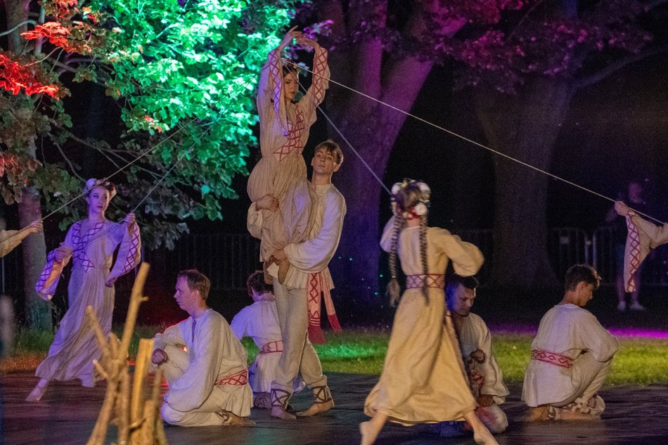 Łódź. Noc Świętojańska w Ogrodzie Botanicznym w Łodzi
