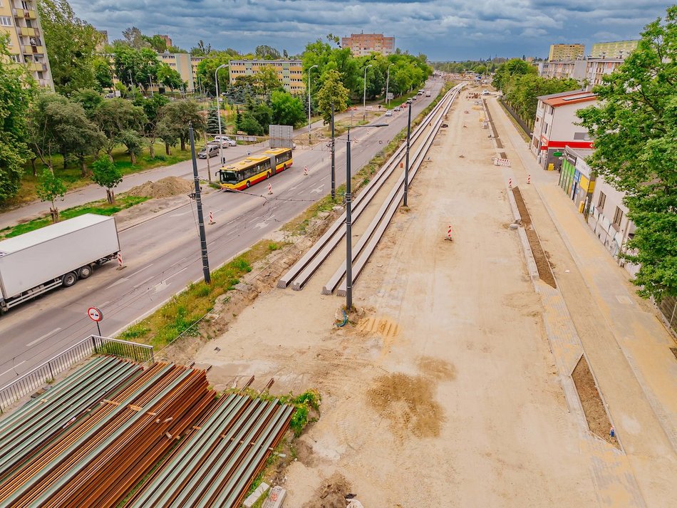 Łódź. Remont Śmigłego-Rydza w Łodzi. Widać fundamenty pod nowe torowisko