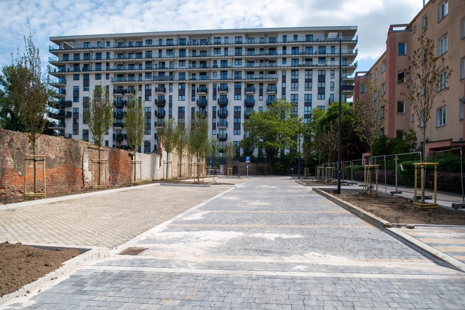 Nowy woonerf przy Wierzbowej w Łodzi prawie gotowy. I to w samym centrum miasta!