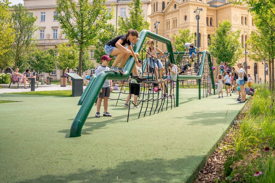 Strefa zabaw na placu Wolności