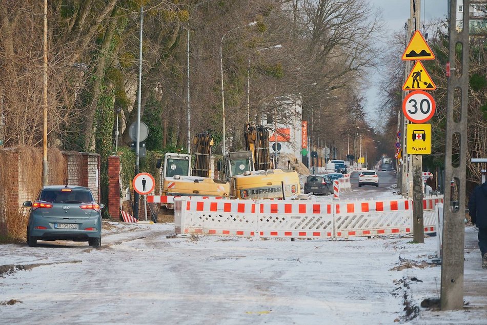 Łódź. Zimowe remonty ulic w Łodzi. Gdzie trwają prace, a gdzie ogłoszono przerwę technologiczną?