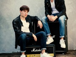 Łódź. Duet z Łodzi w Must Be The Music. Trzymaj kciuki za braci z Afterglow!