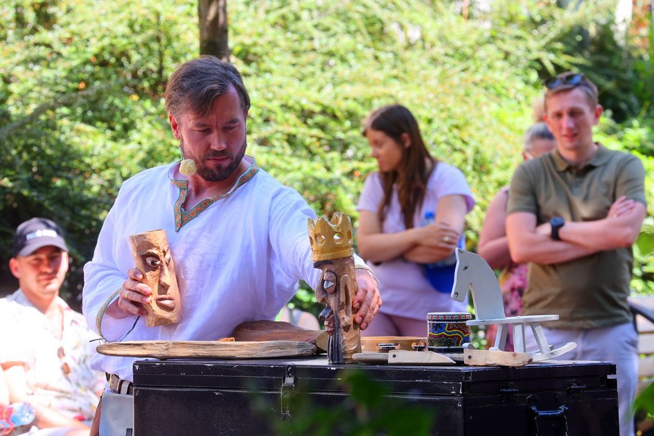 Baśniowa Piotrkowska w Pasażu Róży skradła uwagę dzieci. Tłumy na spektaklu
