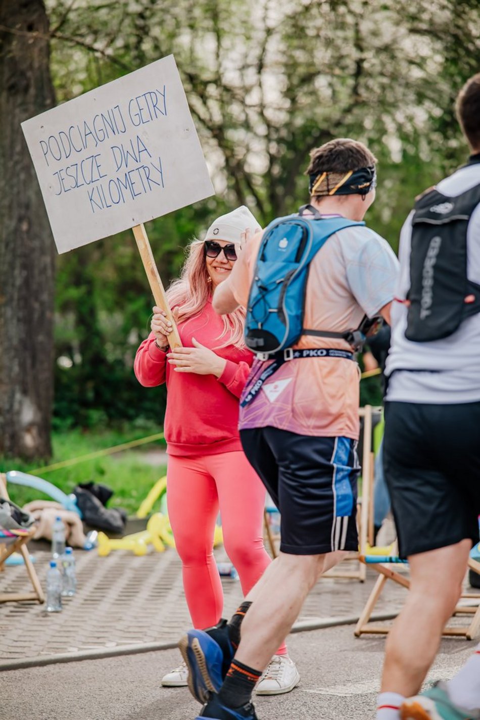 Łódź. Strefa kibica na DOZ Maraton Łódź 2026. Jak Łodzianie dopingowali biegaczy?