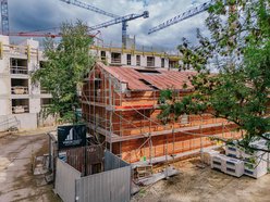 Zapomniany folwark Scheiblera w Łodzi pięknieje! Nowe mieszkania powstają z rozmachem