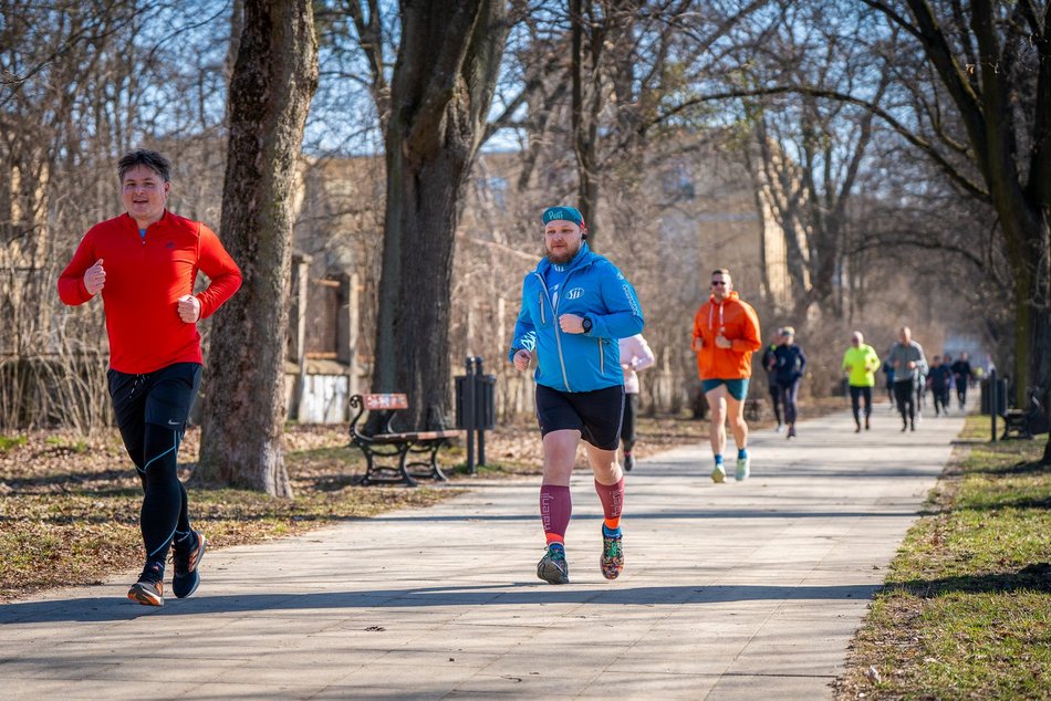 Łódź. Parkrun w Parku Poniatowskiego w Łodzi. Brałeś udział w biegu? Znajdź się na zdjęciach!
