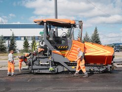 Remont Puszkina w Łodzi dobiega końca. Drogowcy kończą układać nową jezdnię