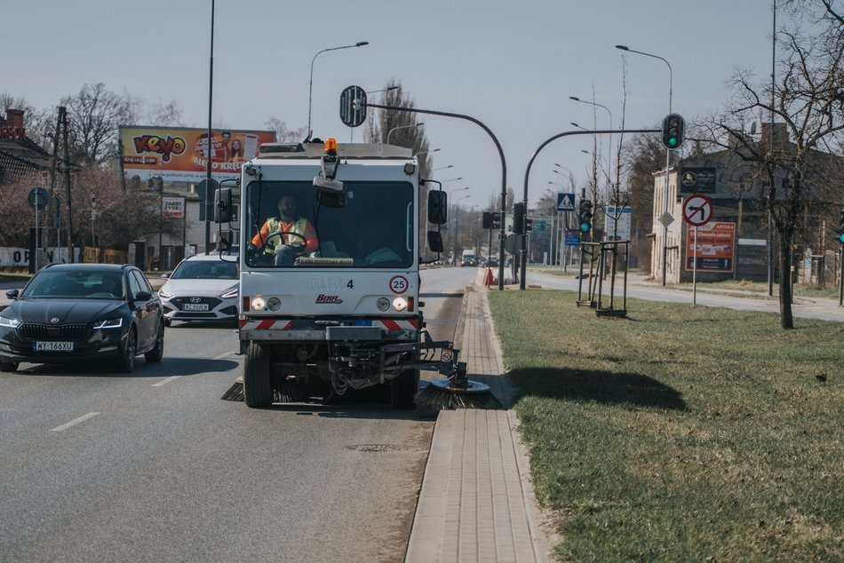 Wielkie sprzątanie w Łodzi nie zwalnia tempa! Gdzie pracują ekipy porządkowe?