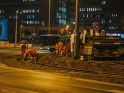 Nocne remonty torowiska MPK Łódź przy Rondzie Lotników Lwowskich