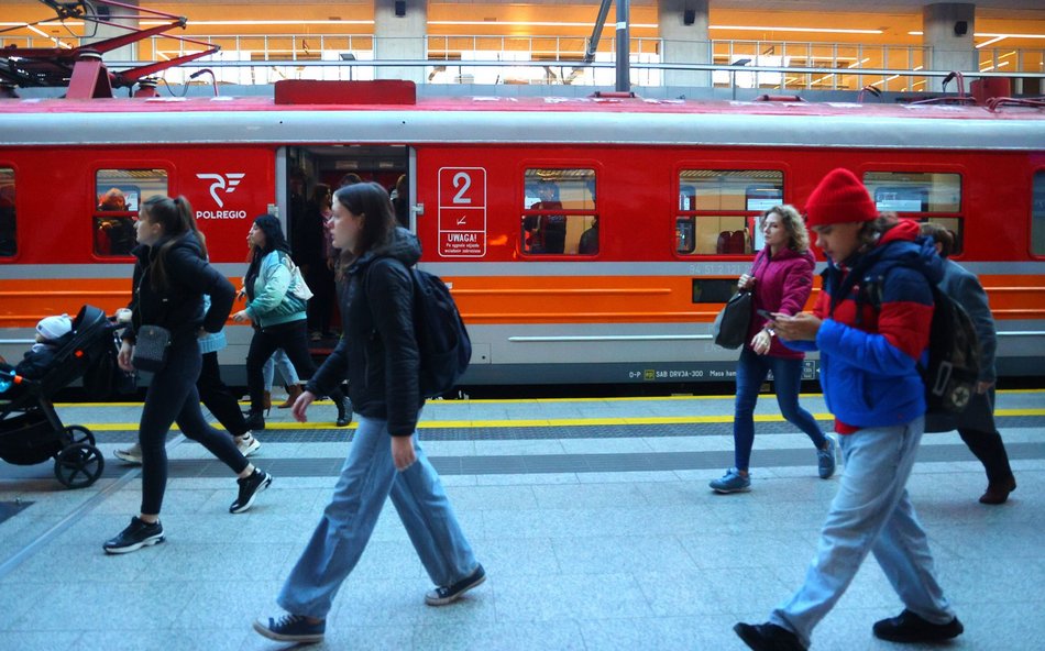 Więcej pociągów z Torunia i Bydgoszczy do Łodzi. Kiedy ruszą nowe połączenia?