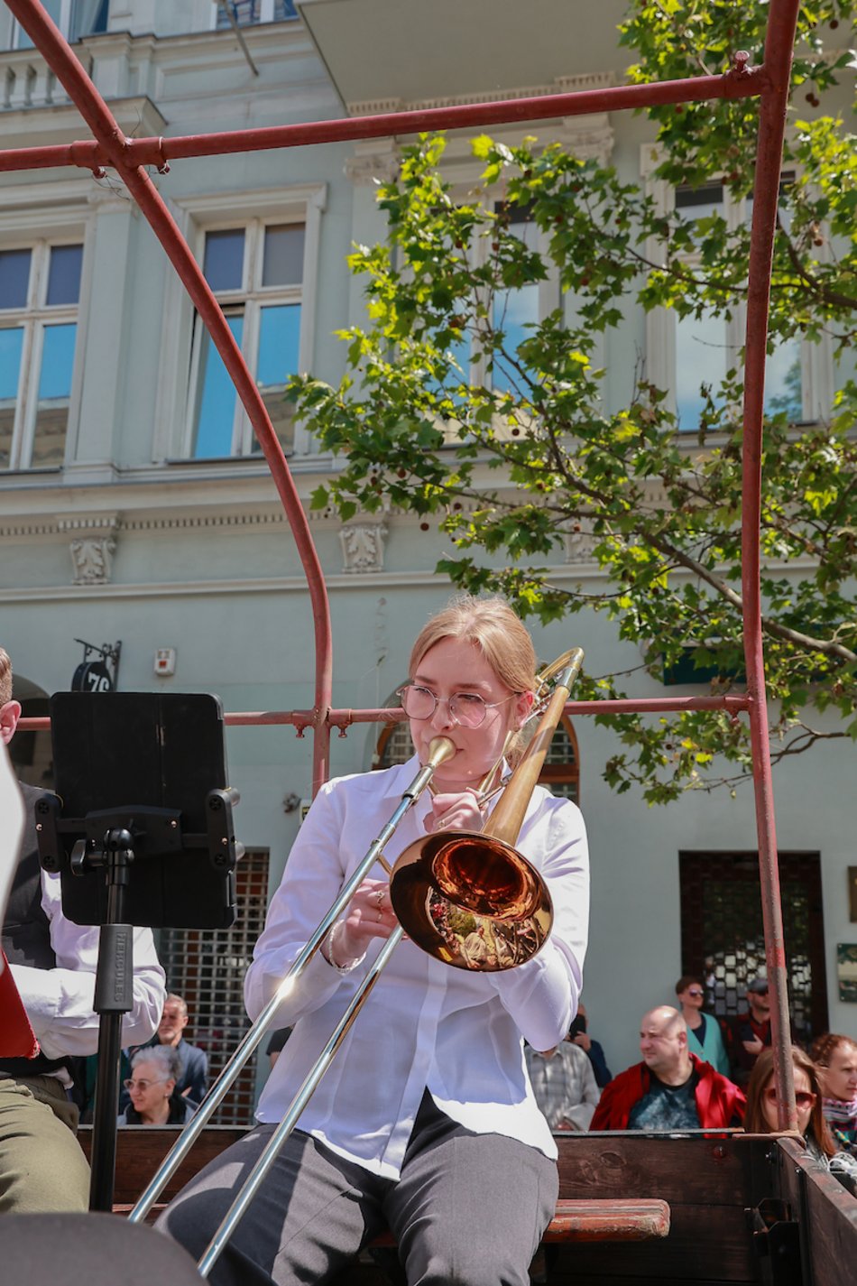 Łódź. Swingowy Spacer po Piotrkowskiej. Najbardziej roztańczona parada w Łodzi! Byłeś?