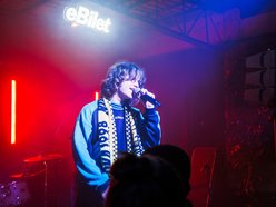 Łódź. Kosma Król na Great September 2025 w Łodzi. Luz, błyskotliwość i lekkość