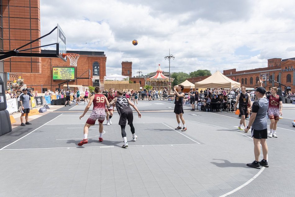 Łódź. Jubileuszowa edycja Basketmanii w Manufakturze