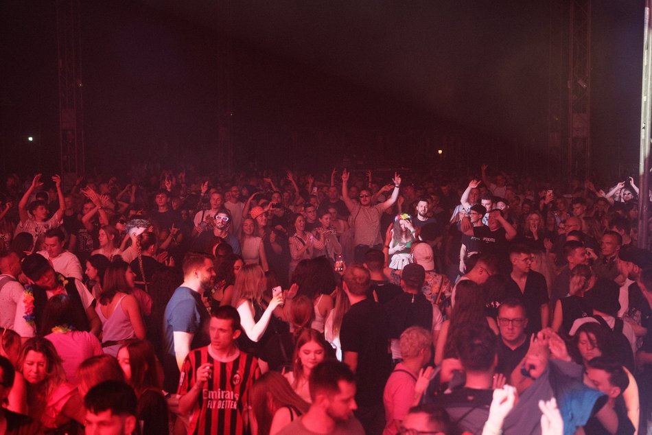 Didżeje rozgrzewają publiczność Łódź Summer Festival 2025. Muzyczne sety między koncertami