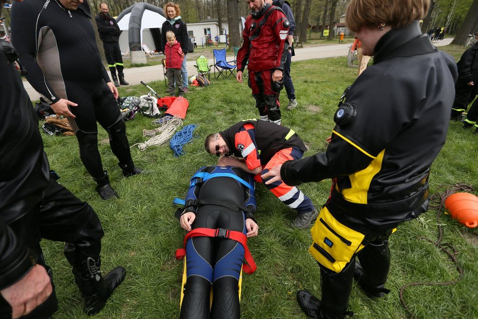 Rodzinny piknik w Arturówku. Kurs udzielania pierwszej pomocy, warsztaty dla dzieci, pokaz ratownictwa medycznego